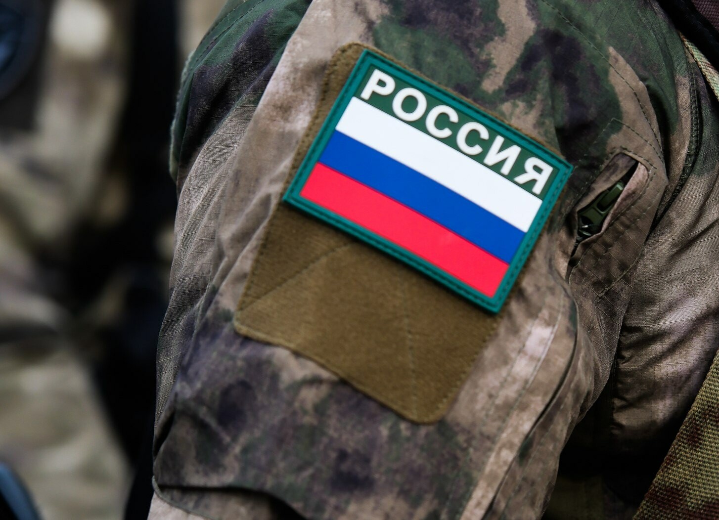 Дума Астраханской области поддержала проект федерального закона о льготах при поступлении в вузы для пасынков и падчериц участников СВО