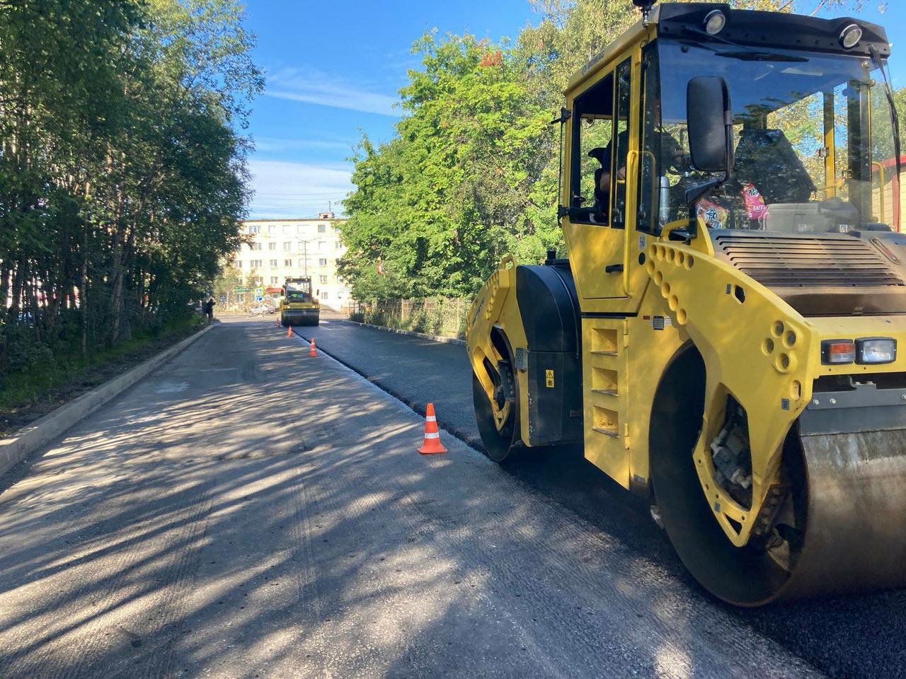 В Мурманске ремонтируют улицу Магомета Гаджиева