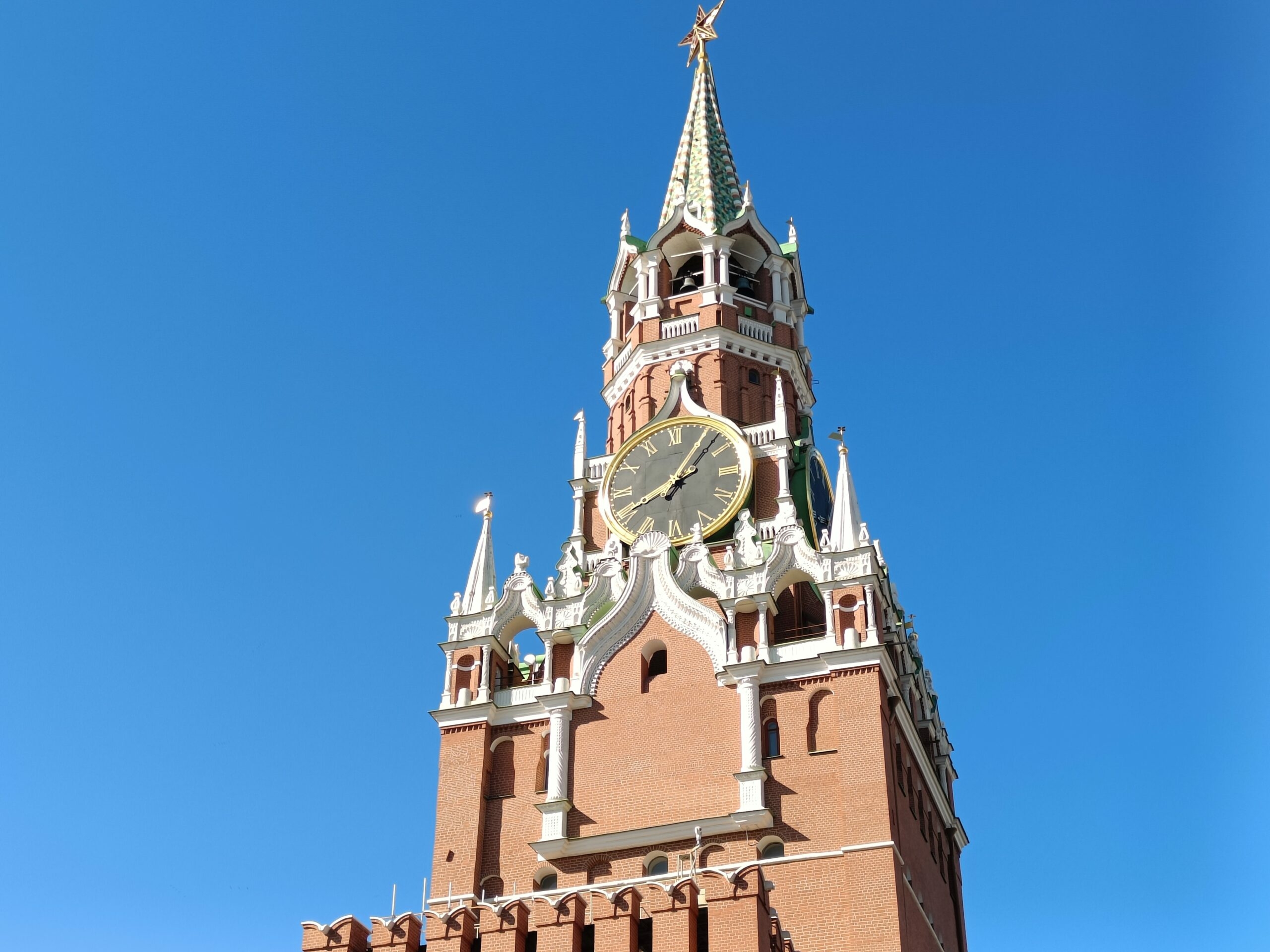 Money.pl: Россия получает мешки денег от НАТО — бизнес Кремля вызвал возмущение в Польше