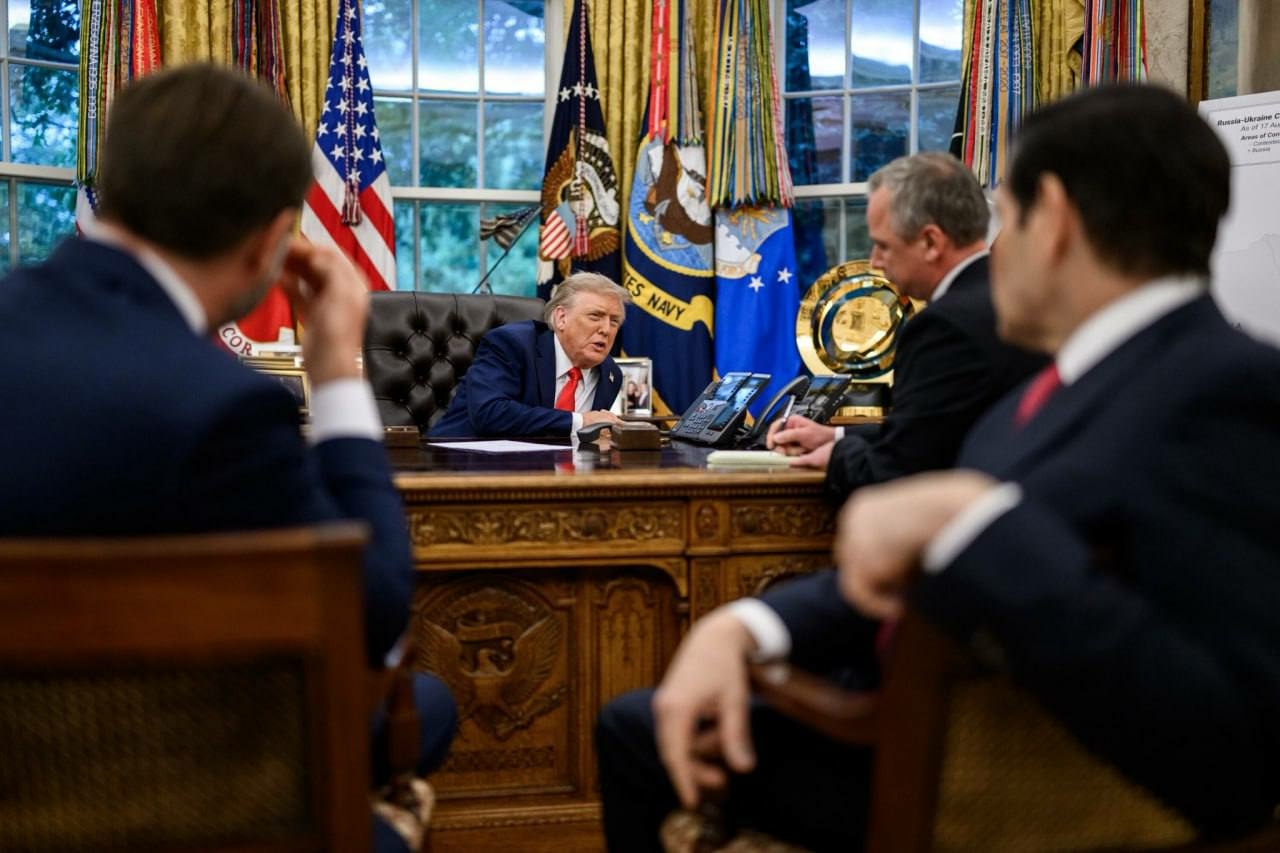 Трамп и Путин 40 минут говорили по телефону об Украине