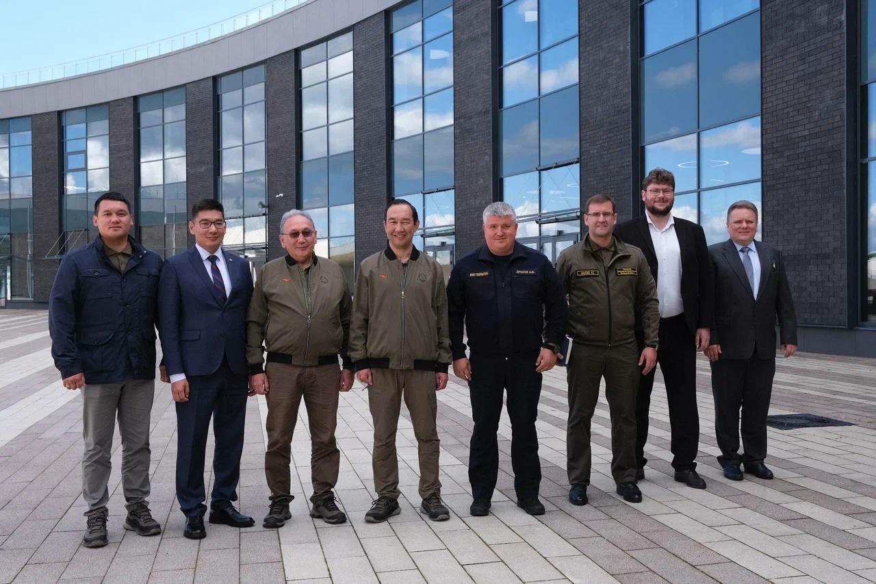 Александр Дронов встретил делегацию из Якутии в Великом Новгороде