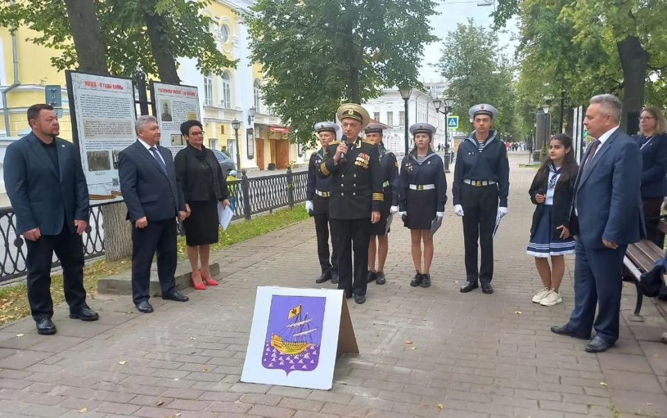 Памятный знак адмиралу Перелешину открыли на Аллее признания в Костроме