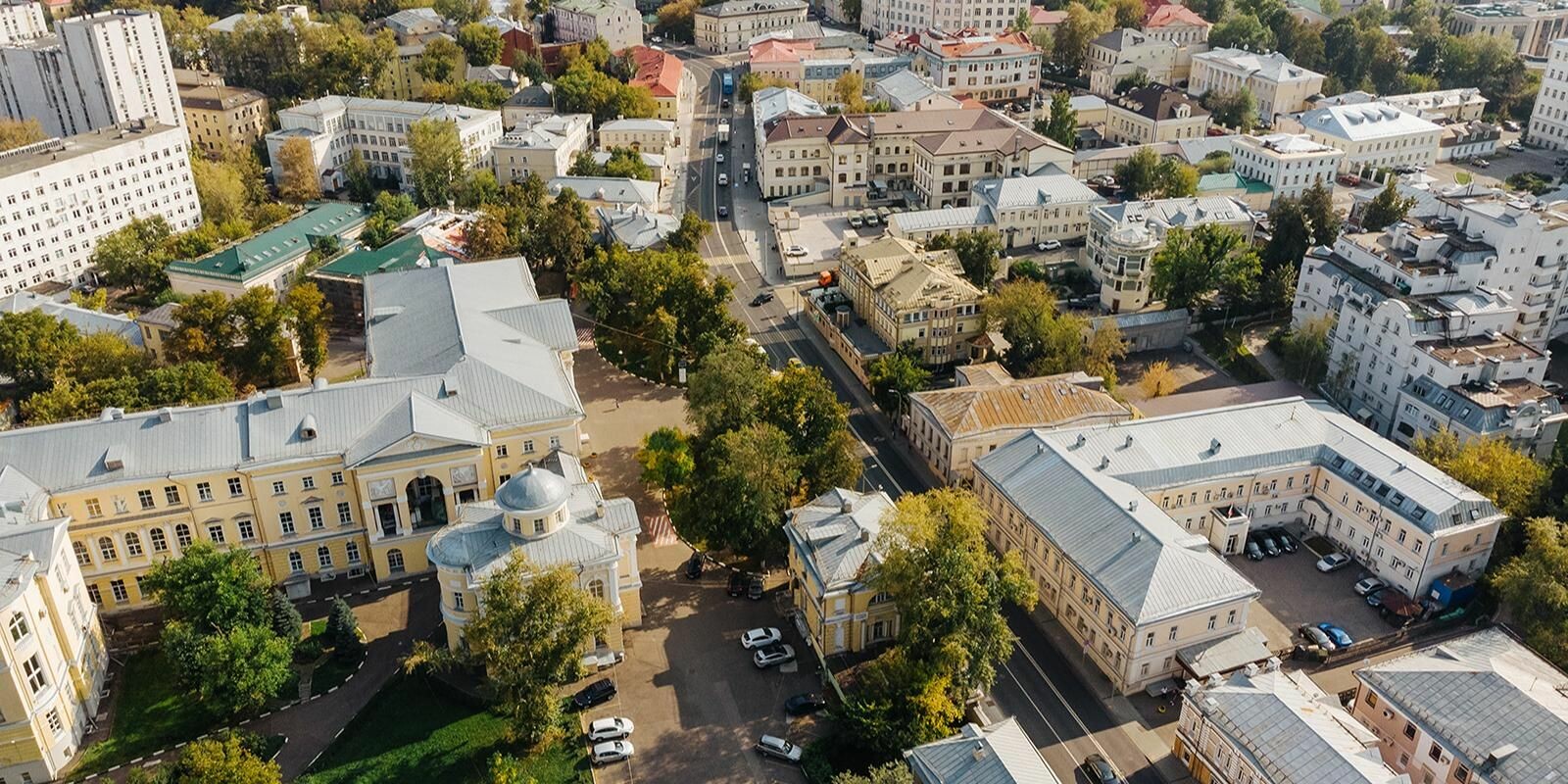 В Таганском районе выставили на продажу здание с земельным участком