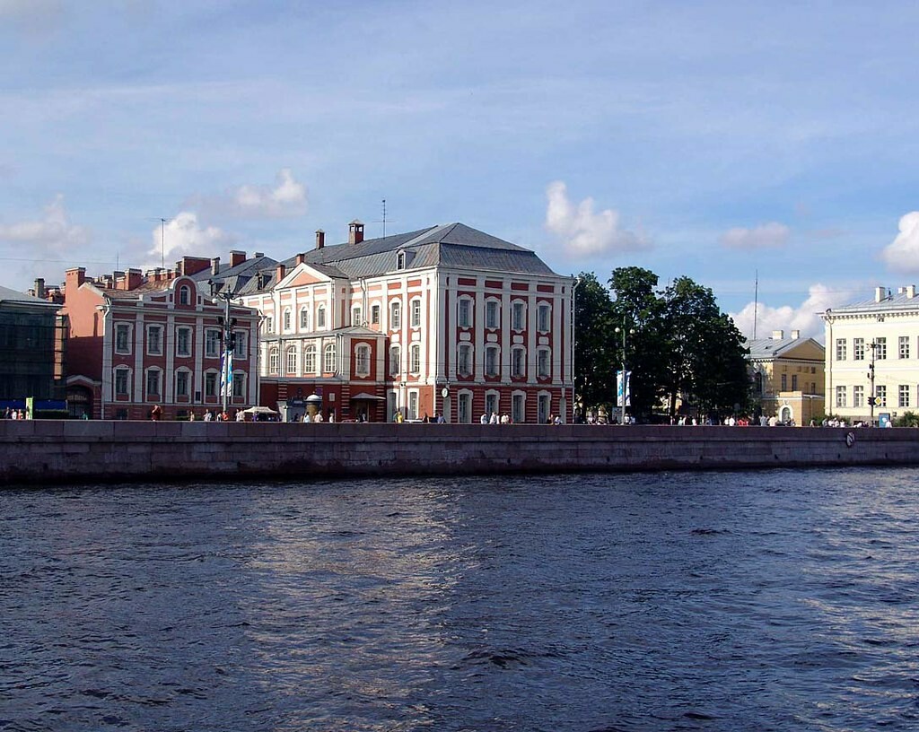 Госдума закрепила право приемных детей участников СВО на бюджетные места