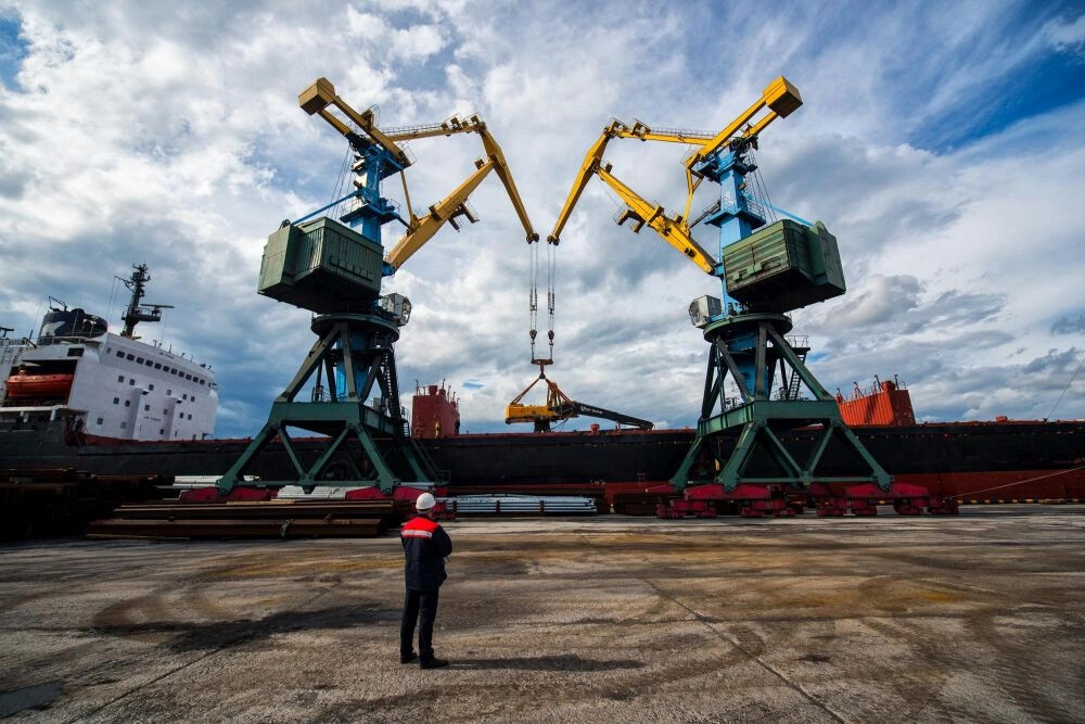 В Мурманске обновили причал для судов Panamax и расширили мощности порта