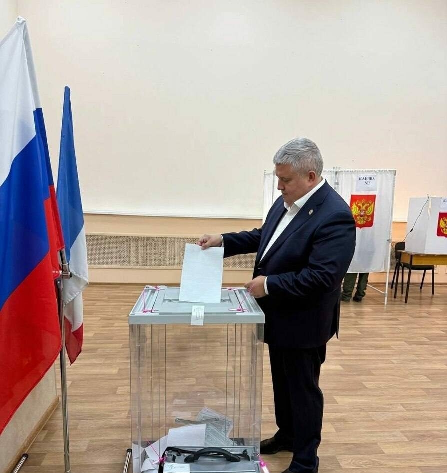 Александр Дронов поблагодарил наблюдателей за работу на выборах в Новгородской области