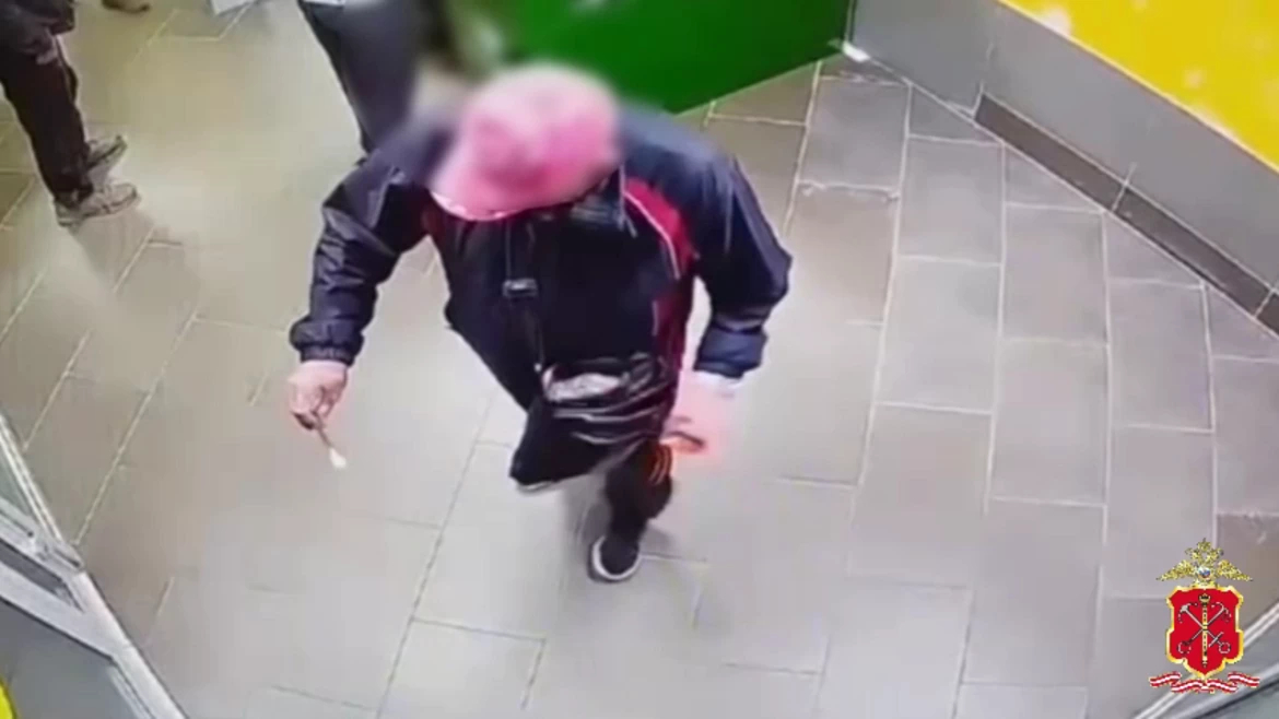 В Ленобласти задержан пенсионер, поджегший банкомат после неудачной операции