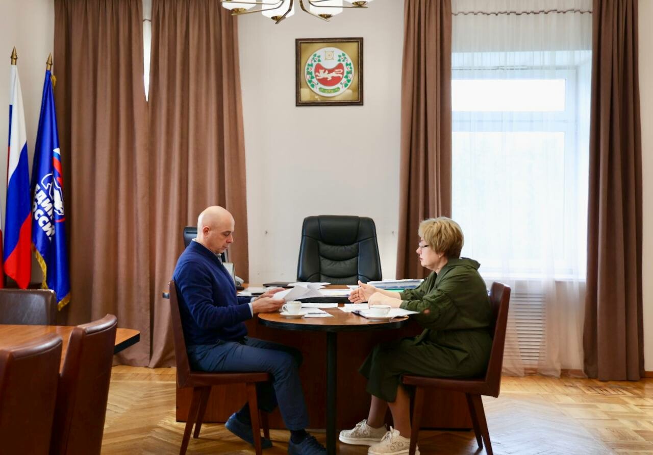 Сергей Сокол обсудил с детским омбудсменом проблемы детей