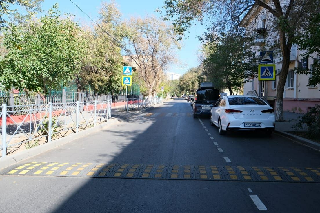 В Астрахани установили 15 новых лежачих полицейских у школ и детсадов