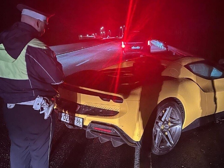 Ferrari 296 GTB вылетела в ограждение на трассе Пермь — Екатеринбург