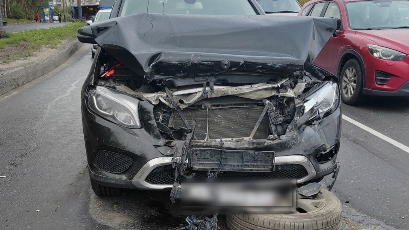 Пьяные автоледи стали виновницами двух аварий в Мурманске с пострадавшими