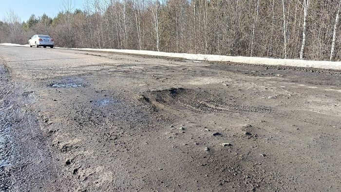 Прокуратура добилась через суд ремонта трассы в Тарском районе Омской области