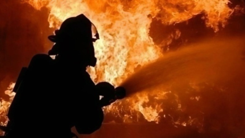 В Астрахани пожар в Кировском районе забрал здоровье пожилого мужчины