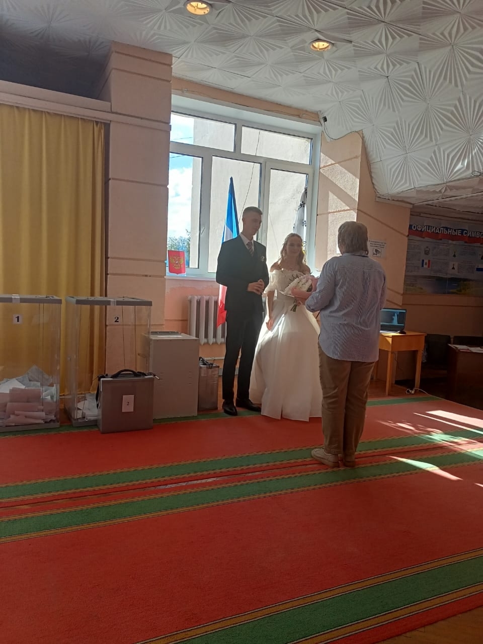В Валдайском районе Новгородчины молодожены проголосовали в день свадьбы