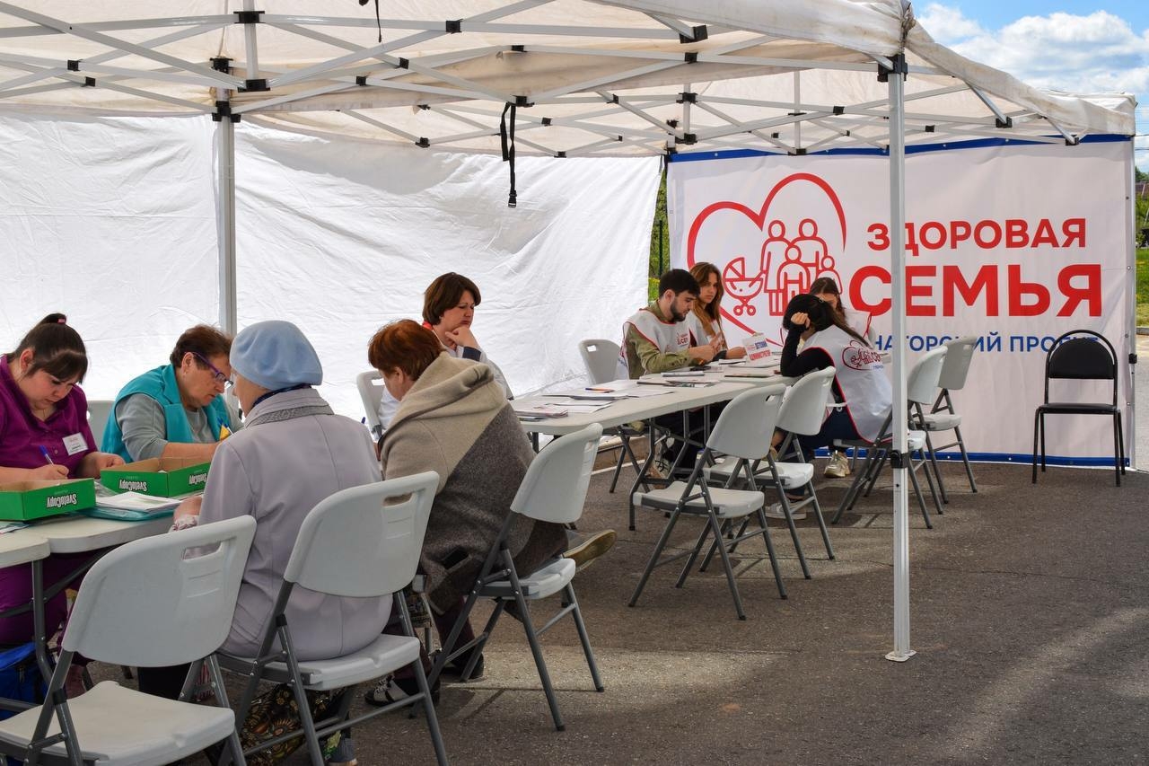 Выездная бригада врачей посетит Парфинский округ Новгородчины в рамках проекта Дронова «Здоровая семья»