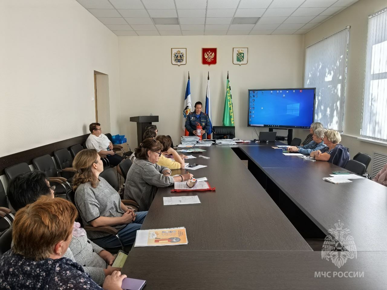 На Новгородчине сотрудники МЧС обеспечили надежную безопасность на избирательных участках