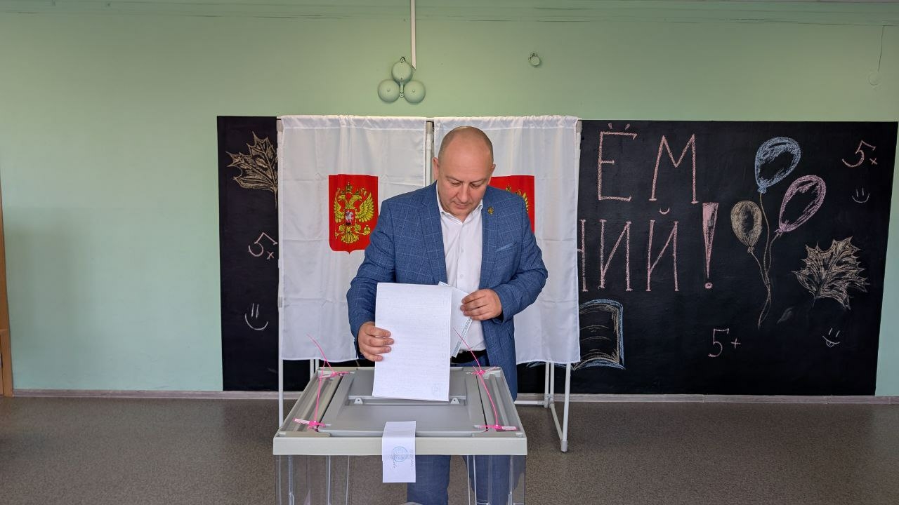 Третий по счету кандидат в губернаторы Новгородчины отдал свой голос на выборах