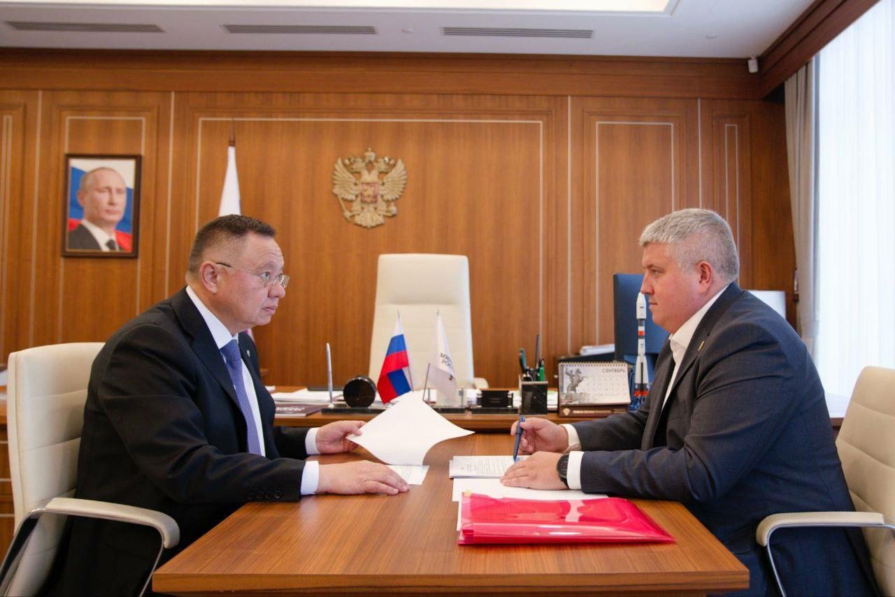 Дронов обсудил с Файзуллиным ключевые аспекты реализации программ и проектов по линии Минстроя России