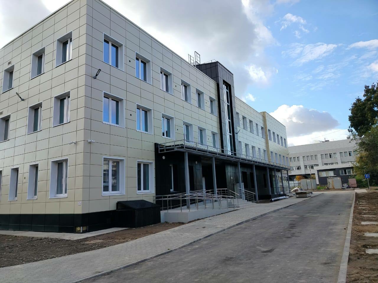 В Череповце завершают строительство общежития для студентов училища искусств