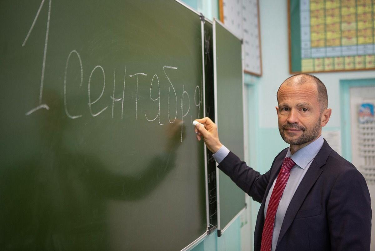 Лябихов заявил о провале программы односменного обучения в Архангельске