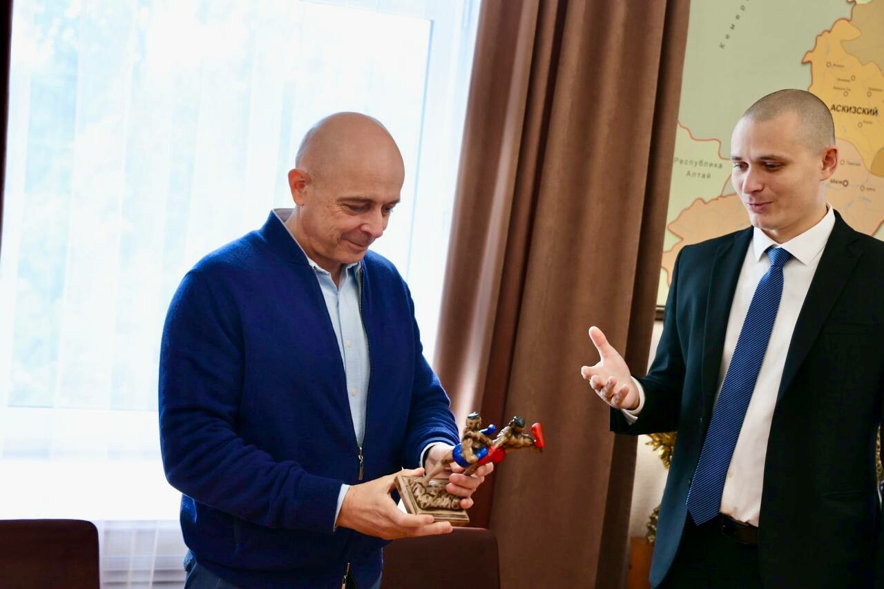 Сергей Сокол представил юного спортсмена от России на чемпионате мира