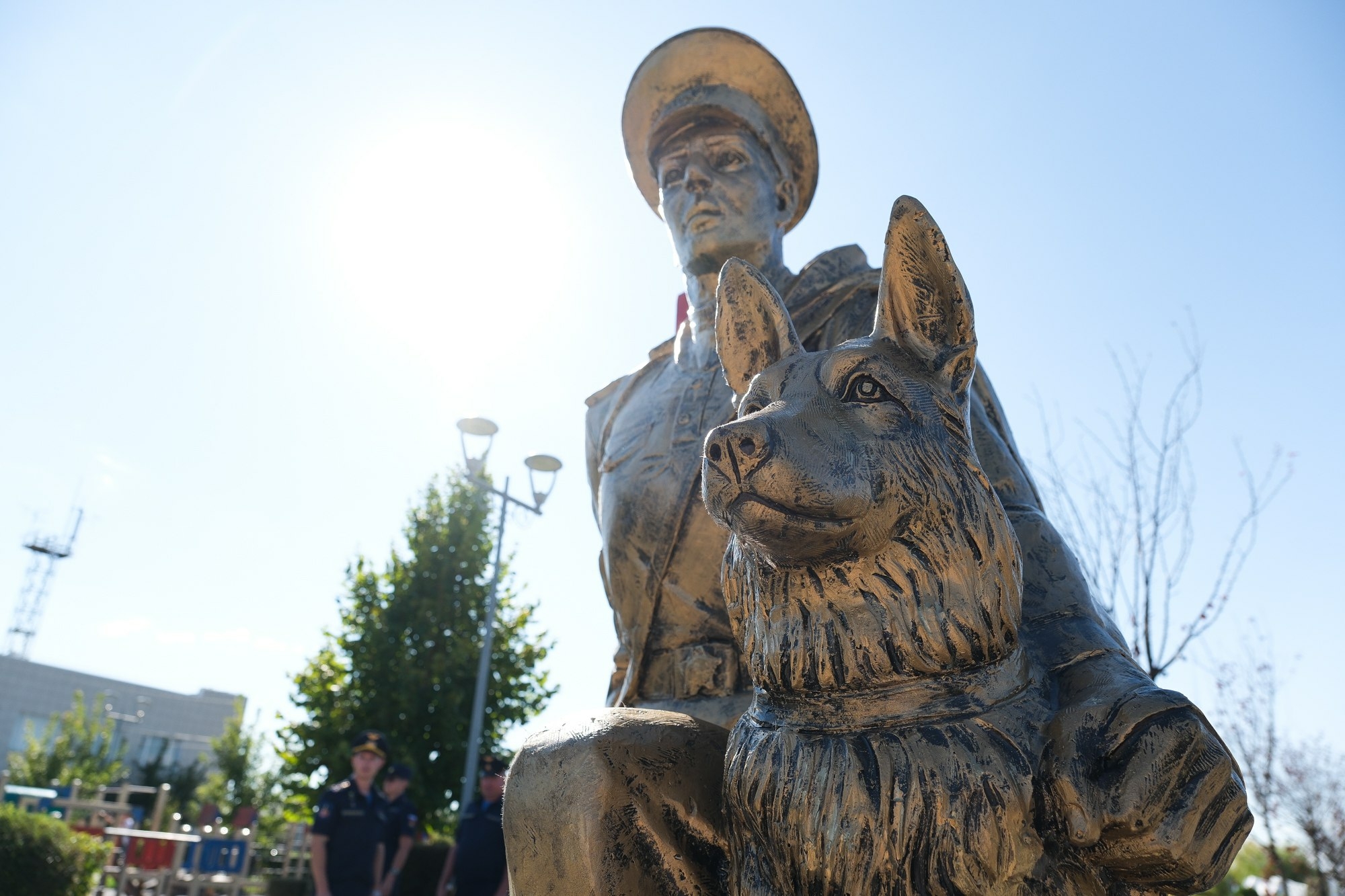 В Камызяке открыли памятник «Пограничникам всех поколений»