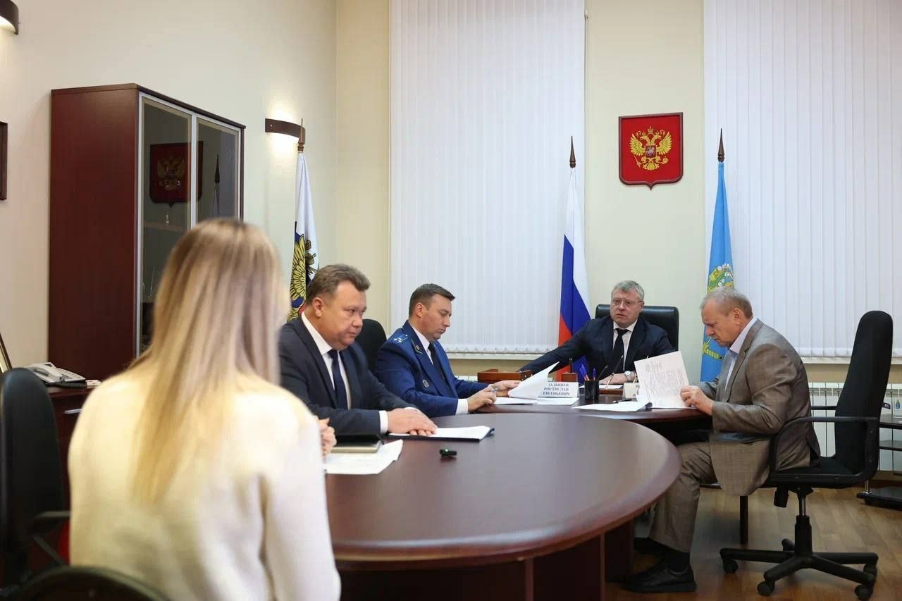 Губернатор Бабушкин обсудил на личном приеме капремонт образовательных учреждений