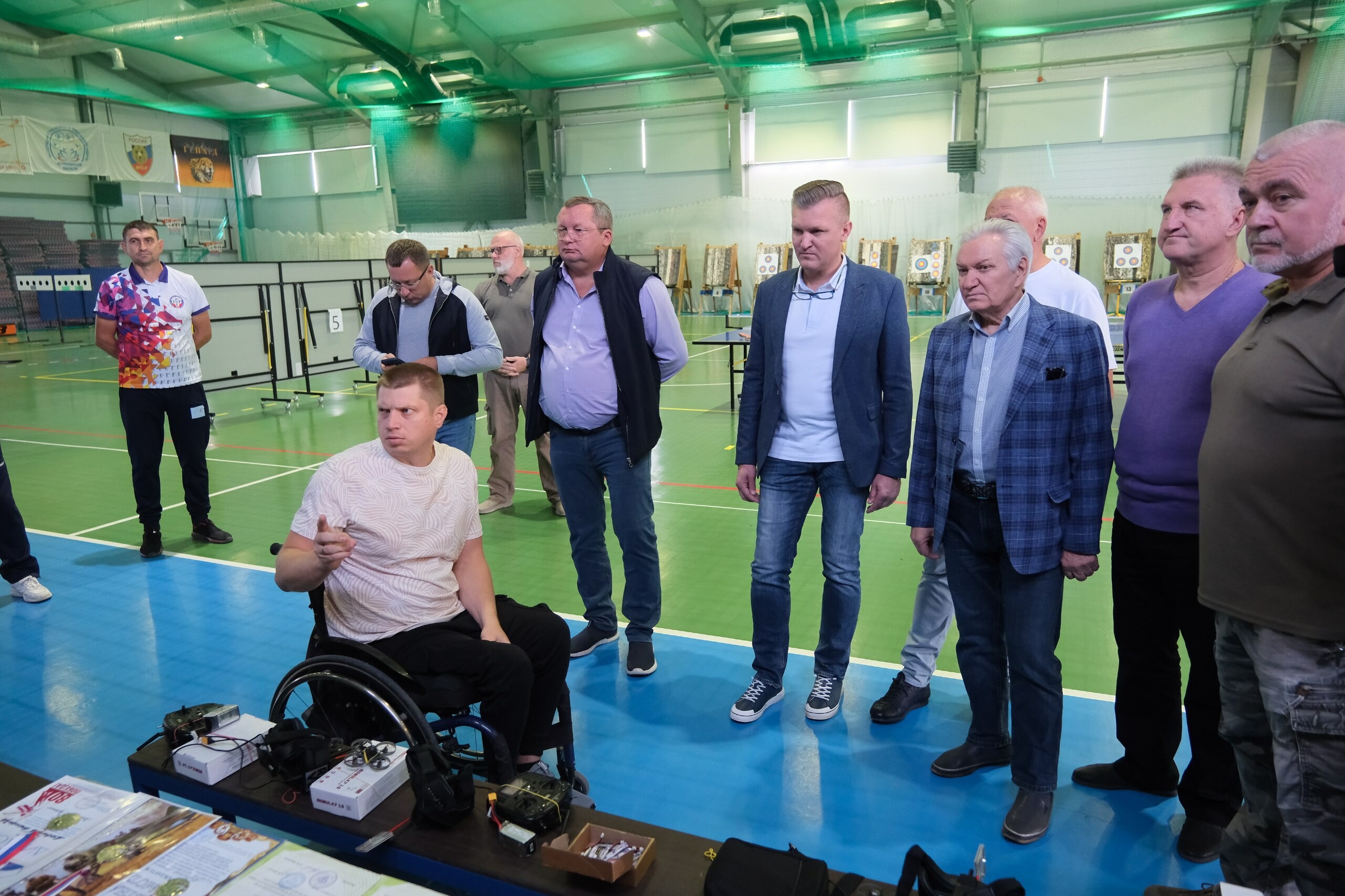 Депутаты Думы Астраханской области посетили крупный спортивный комплекс в Черноярском районе