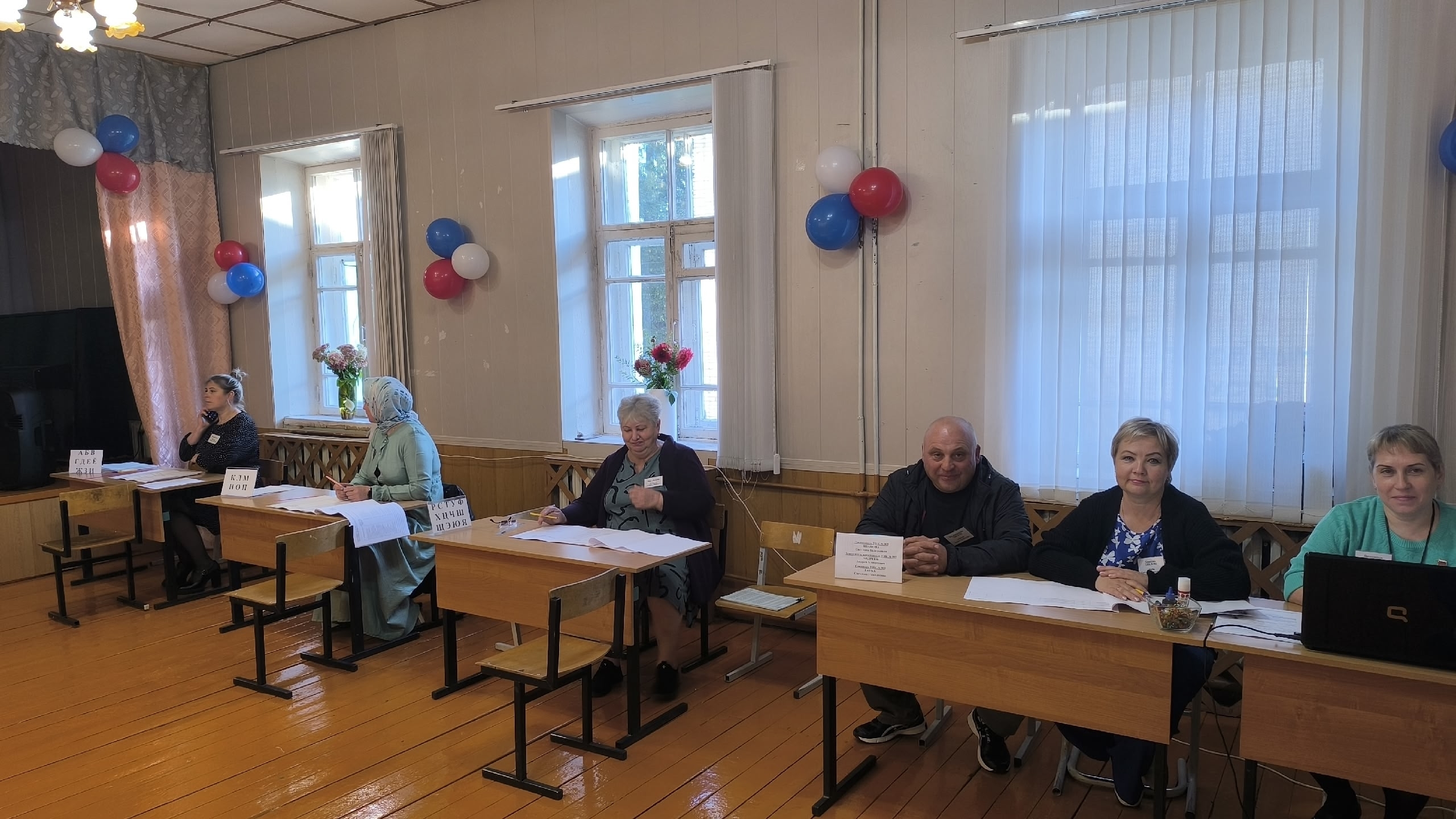 Главы округов и районов Новгородчины проголосовали на выборах губернатора региона в первый день