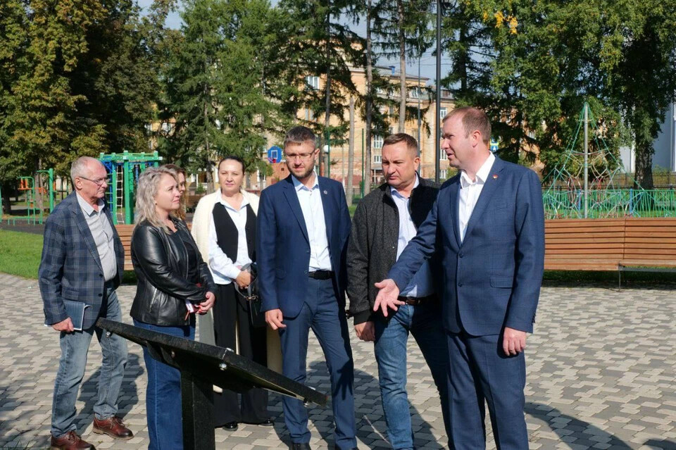 Глава Кемерова проверил благоустройство Кировского района и дороги города