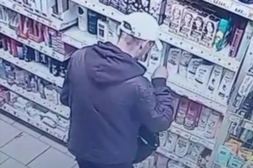 В Хакасии мужчина украл шампунь на 3 тысячи рублей