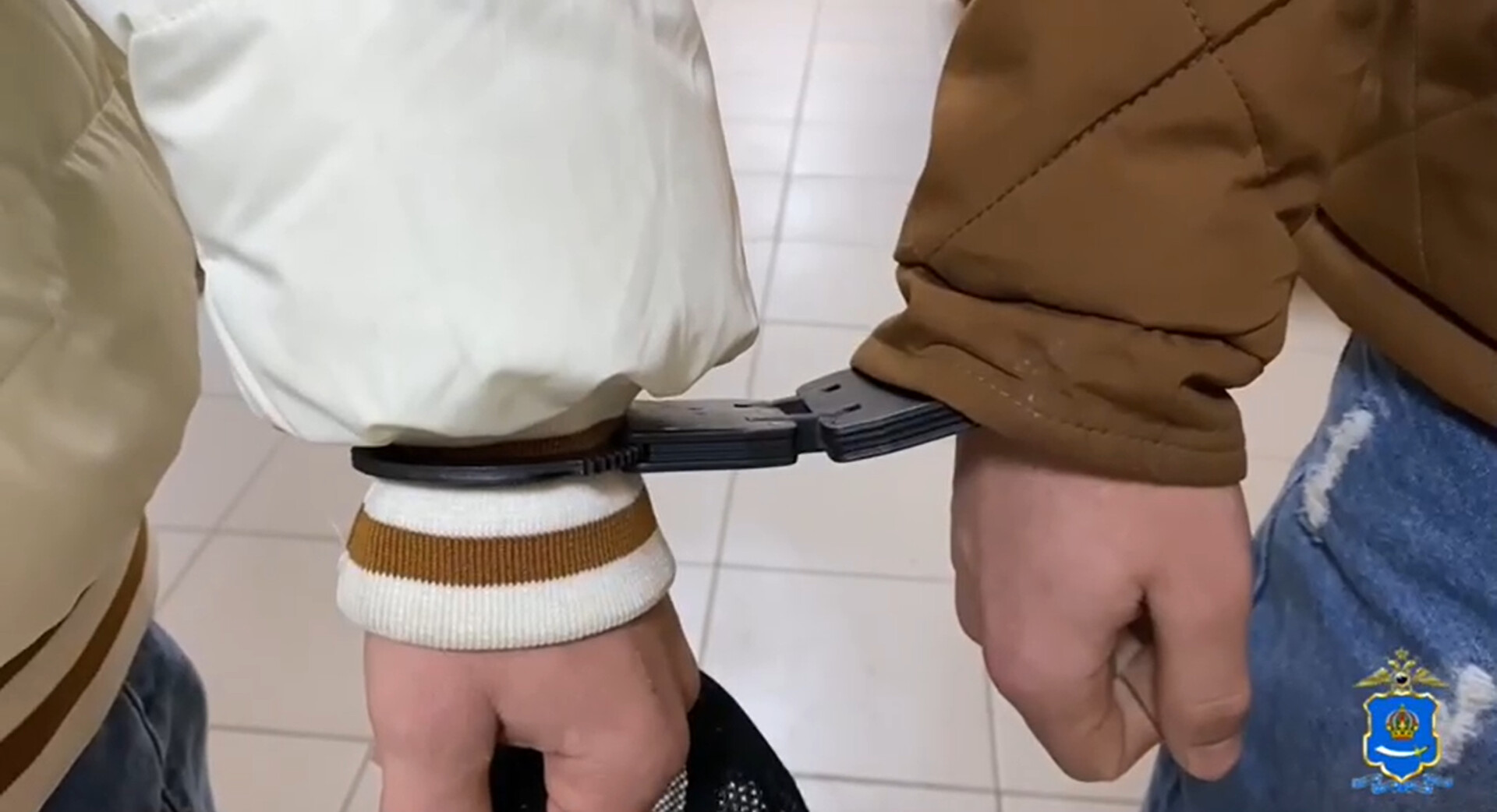 В Астрахани пара обвиняется в краже ценностей из квартиры