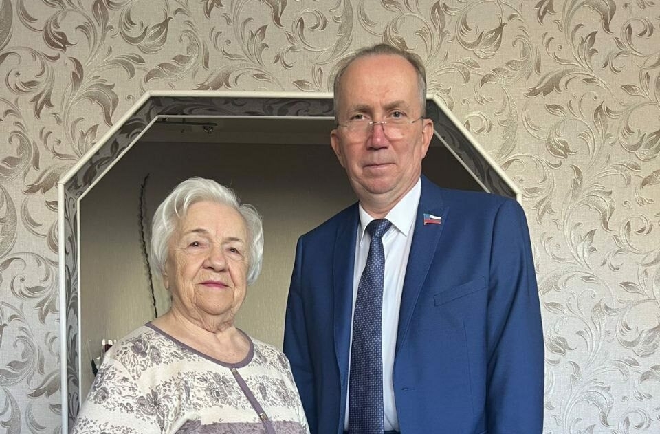 Игорь Седов поздравил астраханцев с Международным днем пожилого человека