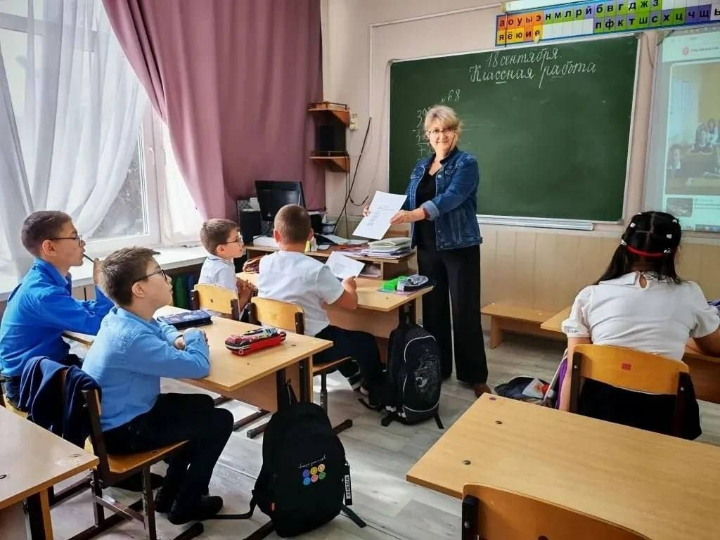 Астраханская учительница меняет жизни слабовидящих детей