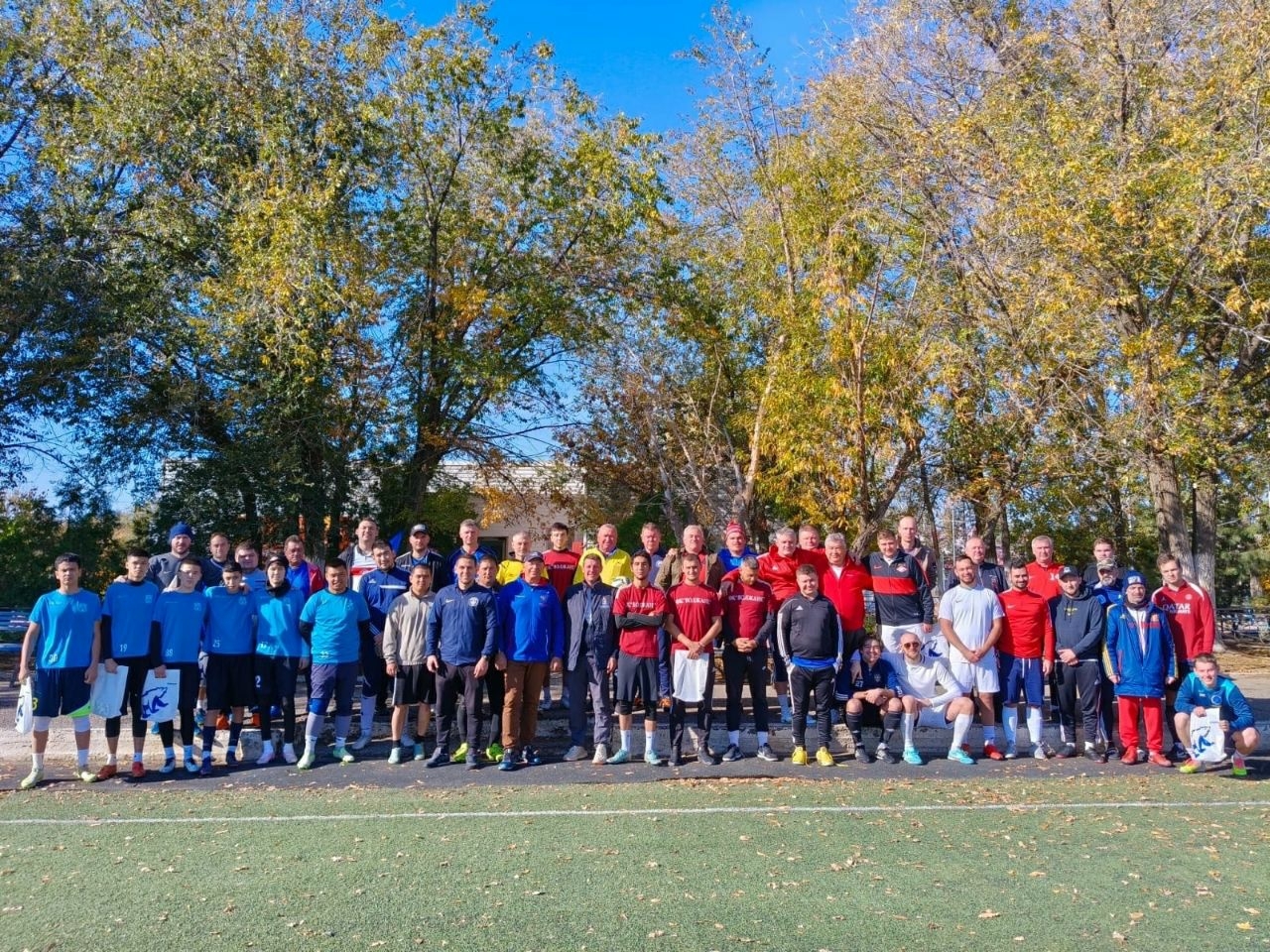 Астраханским папам участников СВО вручили медали «Отец солдата»