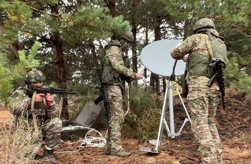 Минобороны России поздравило связистов с праздником