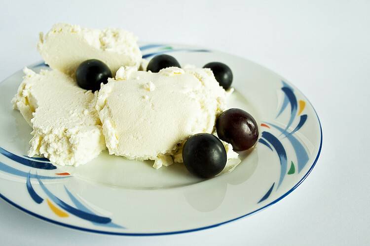 В 142 организации Тверской области поступил творог с опасными добавками