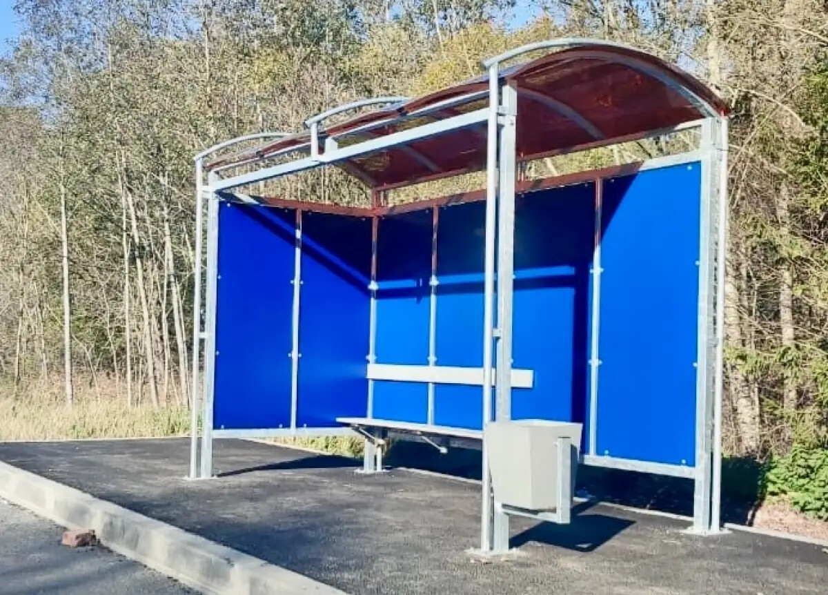 В Батецком и Новгородском округах завершается установка новых остановок