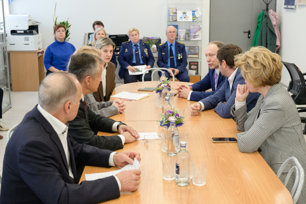 <strong>В Петербурге обсудили подготовку кадров для метрополитена</strong>