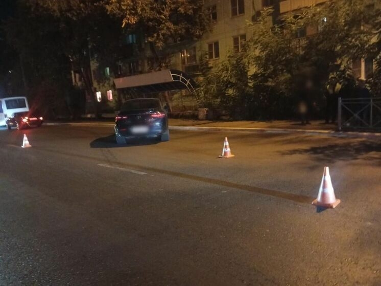 В Астрахани на улице Савушкина автомобиль сбил подростка на пешеходном переходе