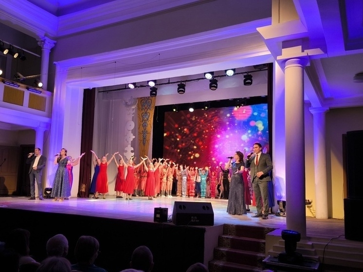 В Хакасии центр Кадышева открыл 87-й творческий сезон концертом для зрителей