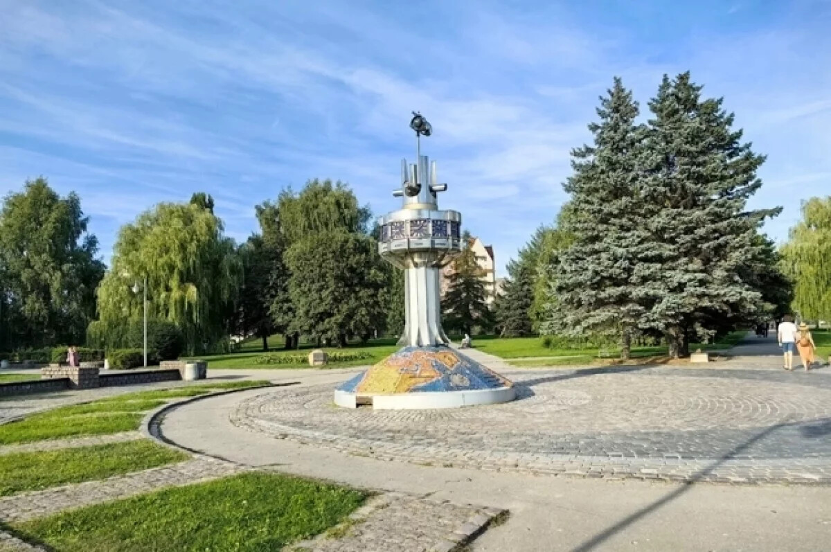 В Калининграде завершен ремонт «Мировых часов» на Нижнем озере