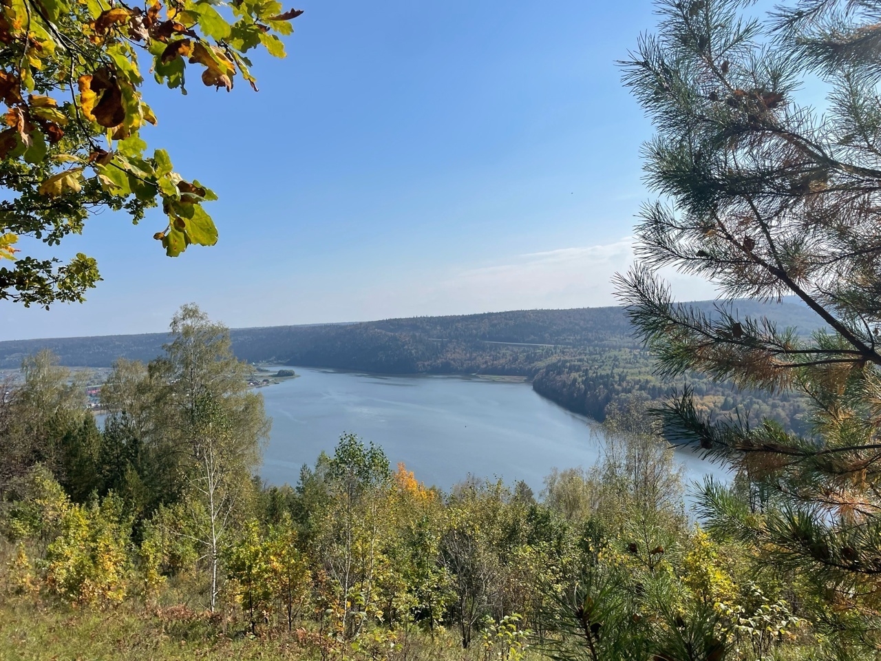 Двух мужчин спасли при крушении лодки в Башкирии