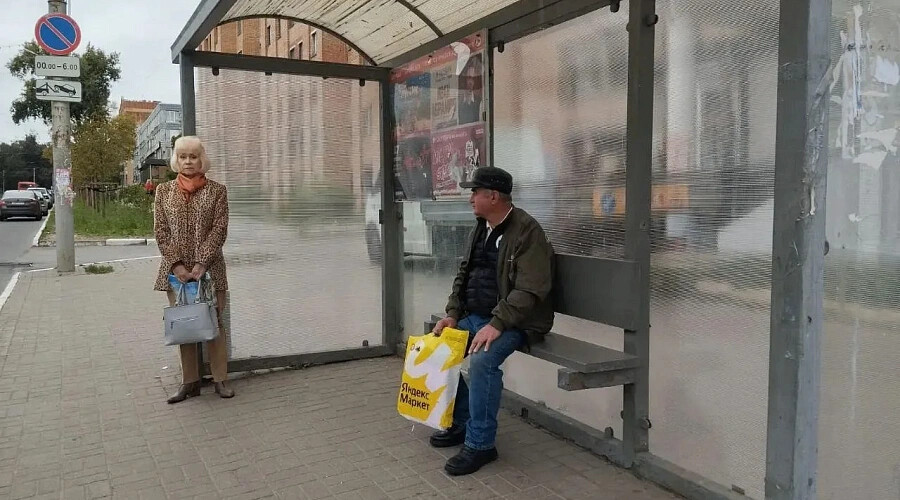 В Калуге отремонтировали остановку после жалобы жителя