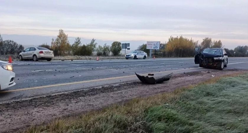 Двое пострадали в лобовом столкновении на трассе М-8 под Вологдой