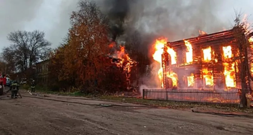 Вологодская область потеряла два здания при крупном возгорании в Грязовце