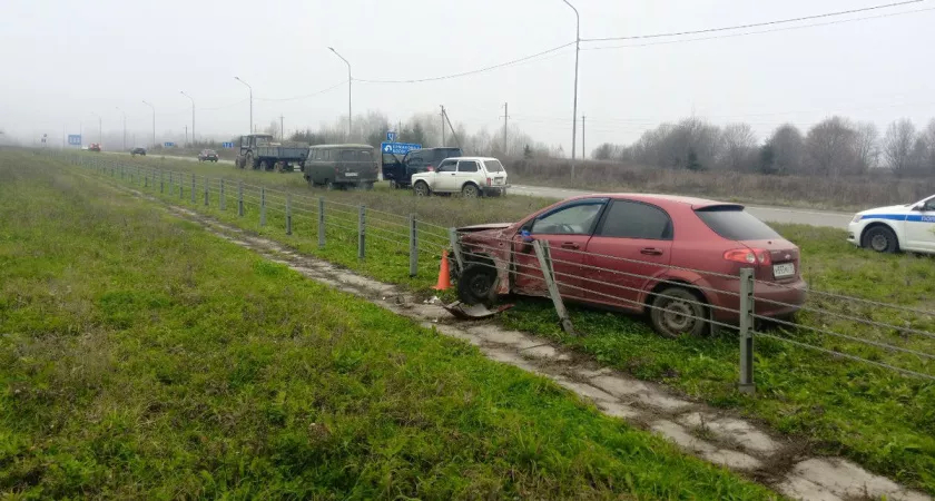 В Вологодской области девушка спаслась от ДТП с трактором ценой съезда в кювет