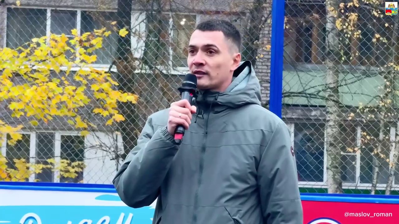 В Череповце на Архангельской торжественно открылась обновленная спортивная площадка