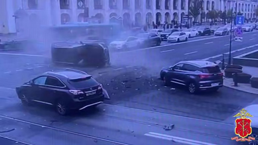Полиция Петербурга разбирается в обстоятельствах массового ДТП на Невском проспекте