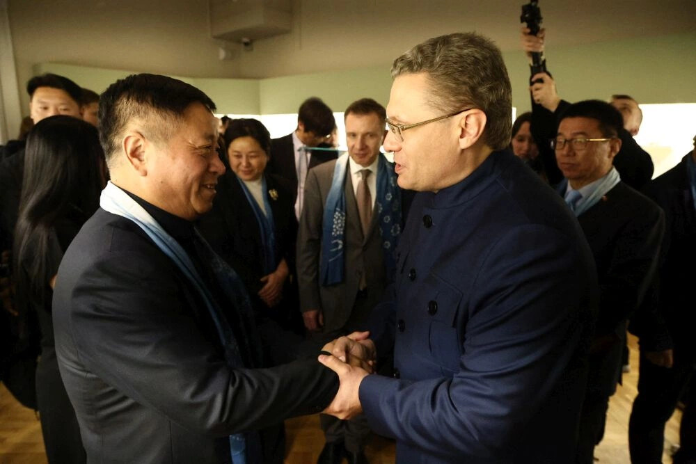 Вологодская область поддержала выставку исинской керамики в Москве с КНР